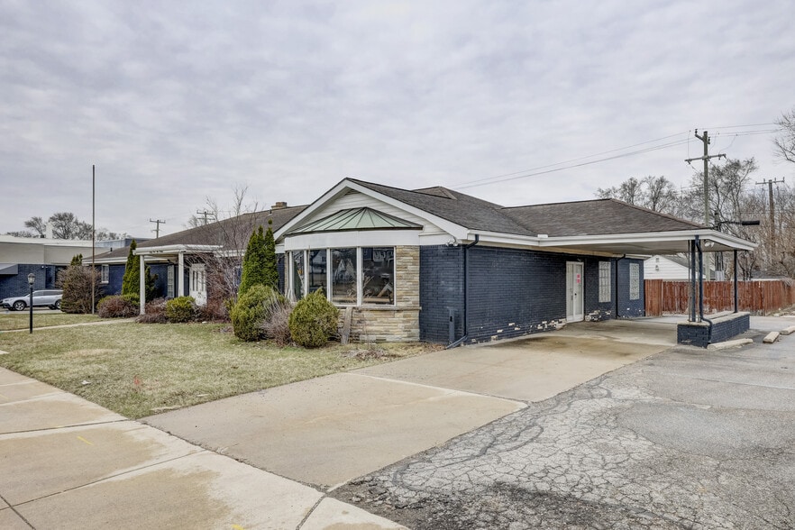 More Photos Of 23919 John R Rd, Hazel Park Freestanding For Sale