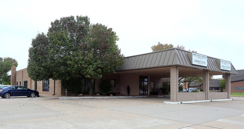 More Photos Of 3300 S Aspen Ave, Broken Arrow Medical For Sale