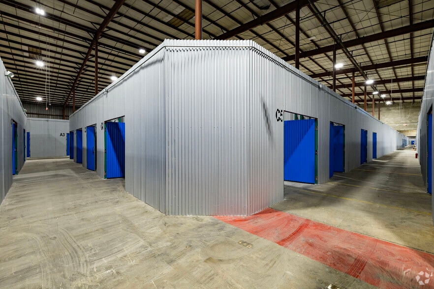 More Photos Of 5806 N 53rd St, Tampa Distribution For Lease