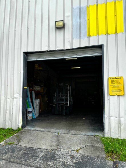 More Photos Of 2214 N Washington Blvd, Sarasota Warehouse For Lease