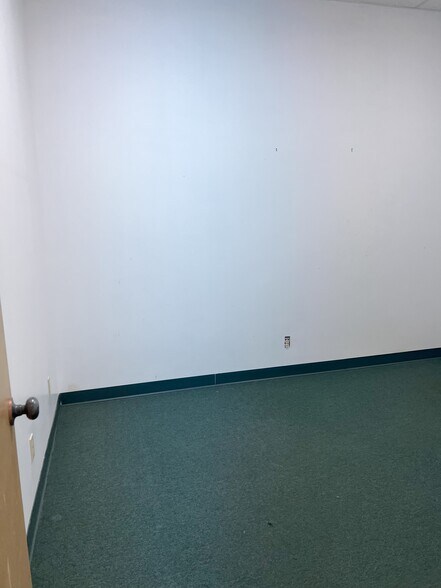 More Photos Of 3800-3900 S Campbell Ave, Springfield Unknown For Lease