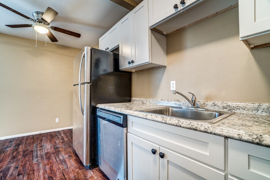 More Photos Of 216 Lucas St, San Antonio Apartments For Sale