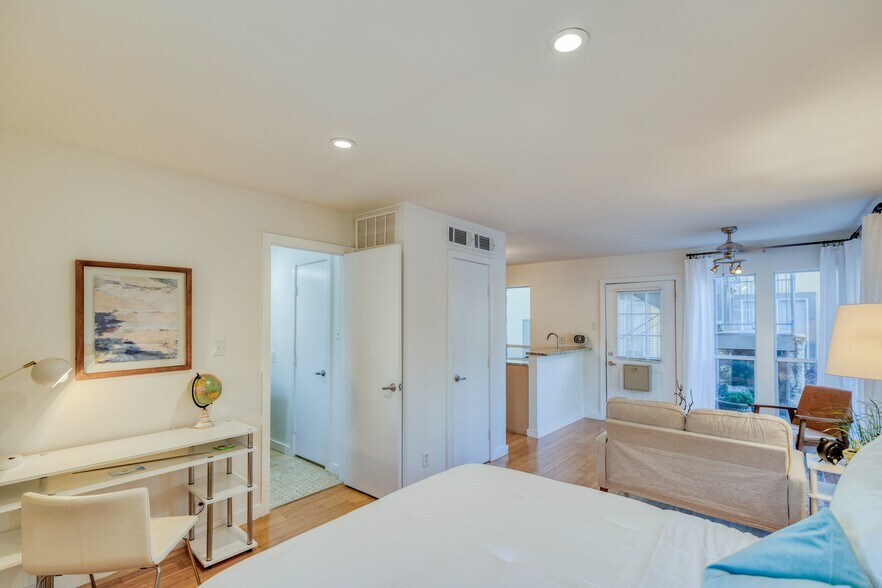 More Photos Of 2526 Durwood St, Austin Apartments For Sale