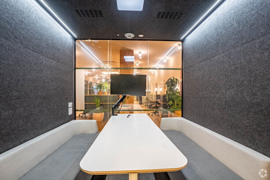 More Photos Of 1300 El Camino Real, Menlo Park Coworking Space