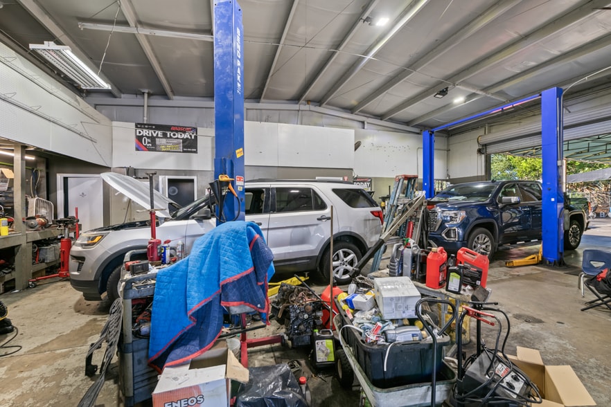 More Photos Of 4521 N Federal Hwy, Pompano Beach Auto Dealership For Sale