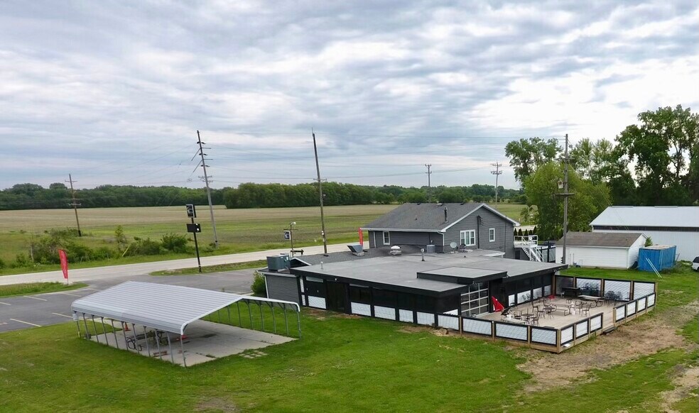 More Photos Of 7096 W State Route 17, Kankakee Restaurant For Sale