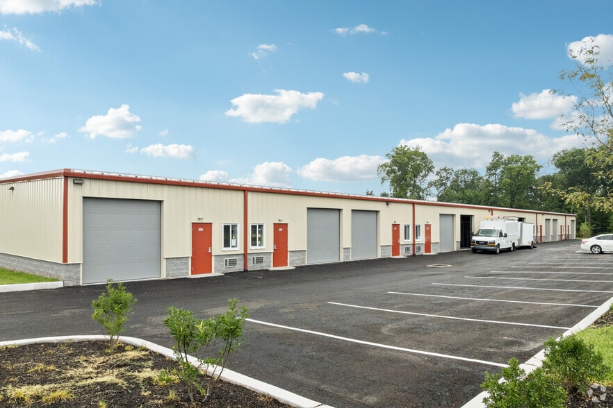 More Photos Of 130 Christopher Ln, Harleysville Warehouse For Lease