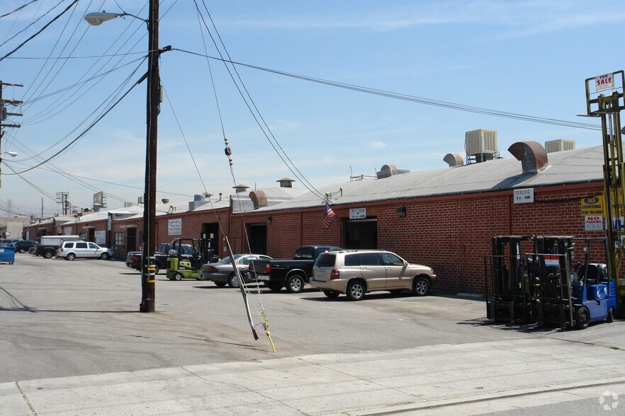 More Photos Of 12017-12021 Vose St, North Hollywood Warehouse For Lease