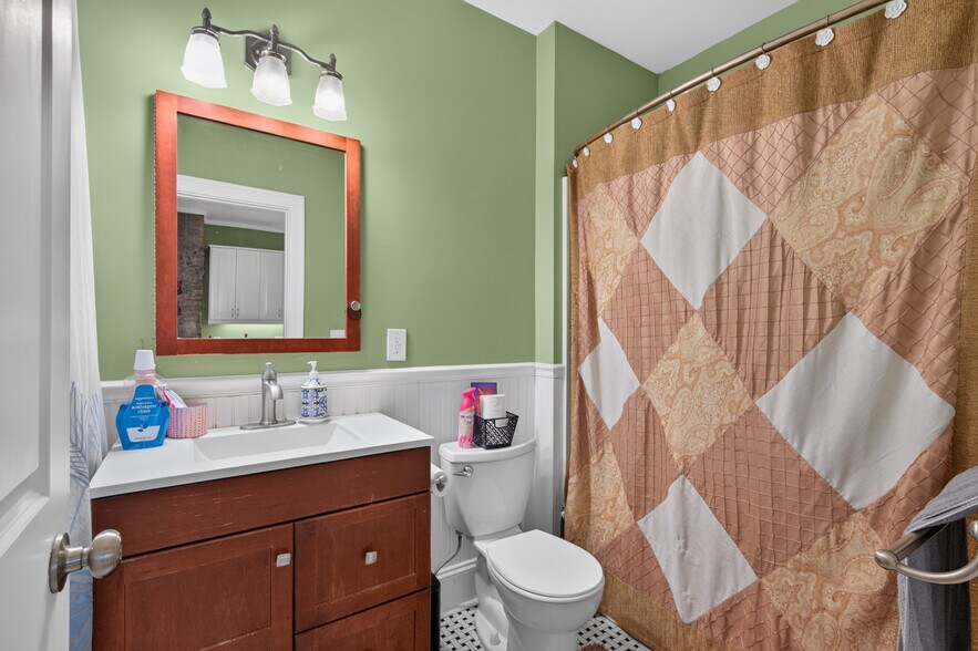 More Photos Of 446 Madison St NE, Minneapolis Multifamily For Sale