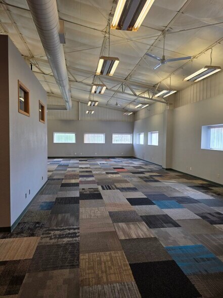 More Photos Of 1115 Commercial Ave, Reedsburg Service For Lease