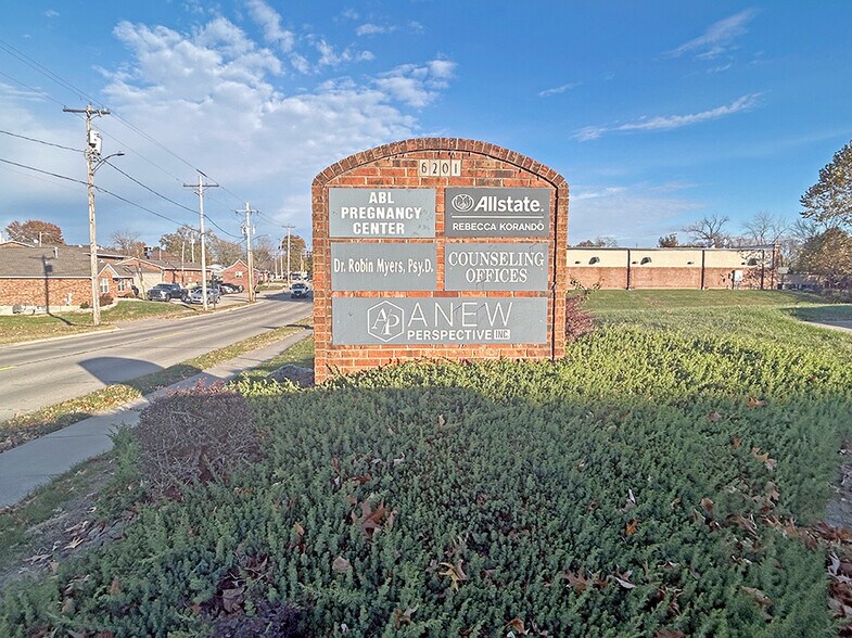 More Photos Of 6201 W Main St, Maryville Office For Lease