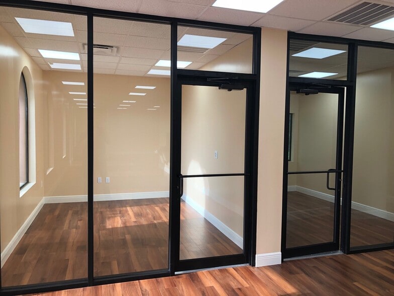 More Photos Of 11242-11248 Commercial Way, Weeki Wachee Office For Sale