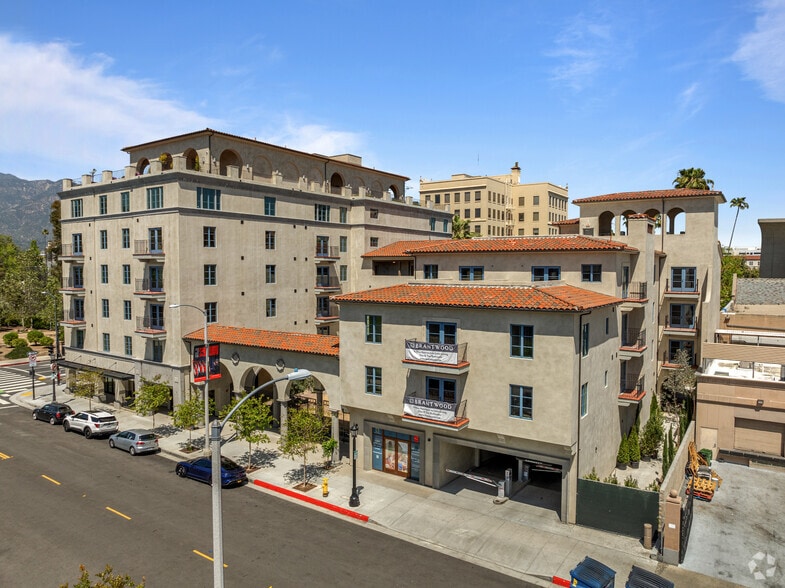 Primary Photo Of 88 N Oakland Ave, Pasadena Apartments For Lease