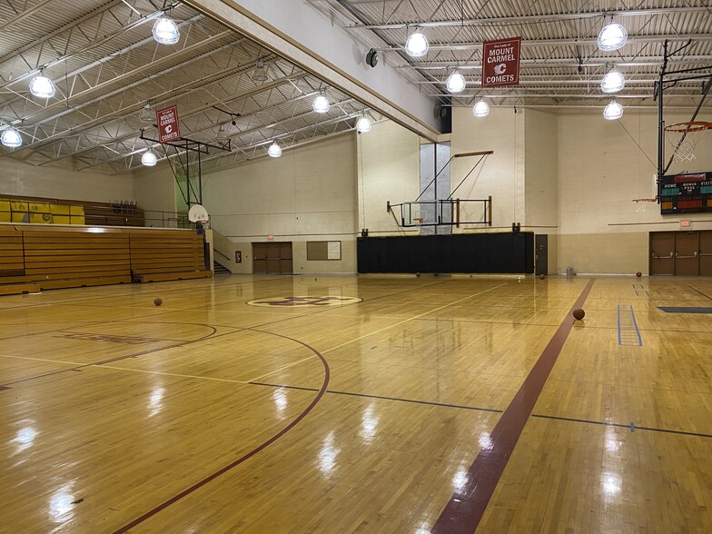 More Photos Of 15601 Northline Rd, Southgate Schools For Sale