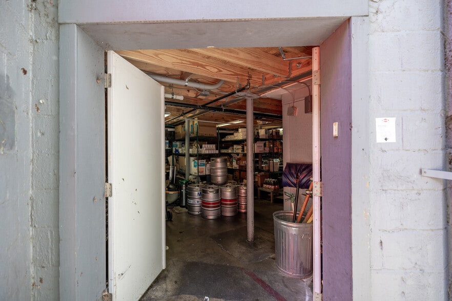 More Photos Of 743 Haywood Rd, Asheville Restaurant For Sale