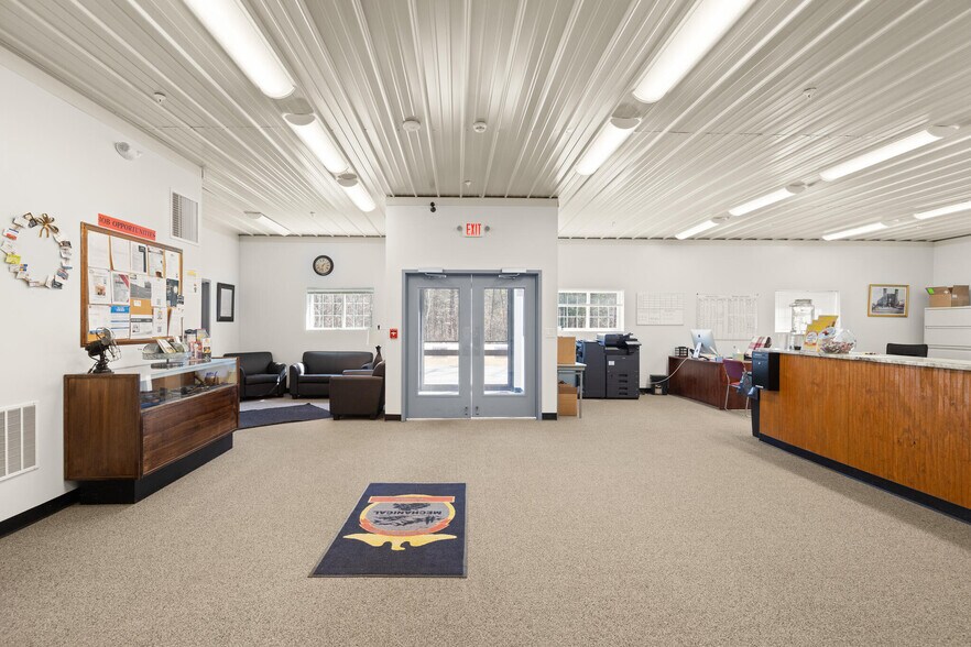 More Photos Of 109 Towle Farm Rd, Hampton Industrial For Sale