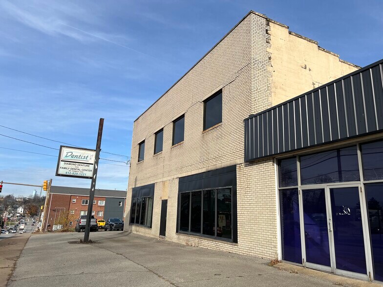 More Photos Of 537 Lincoln Hwy, East McKeesport Storefront For Sale