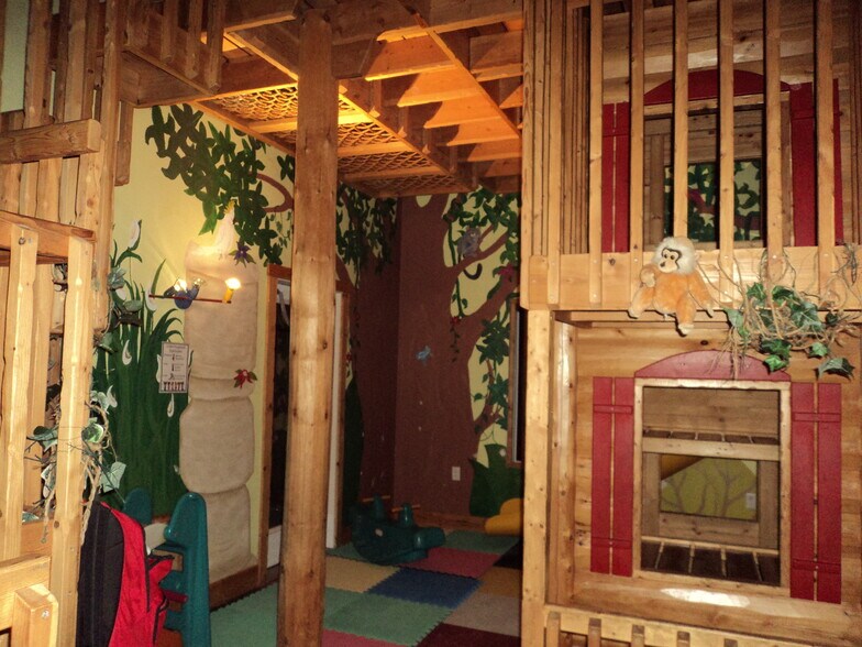 More Photos Of 2563 Development Dr, Green Bay Office For Lease