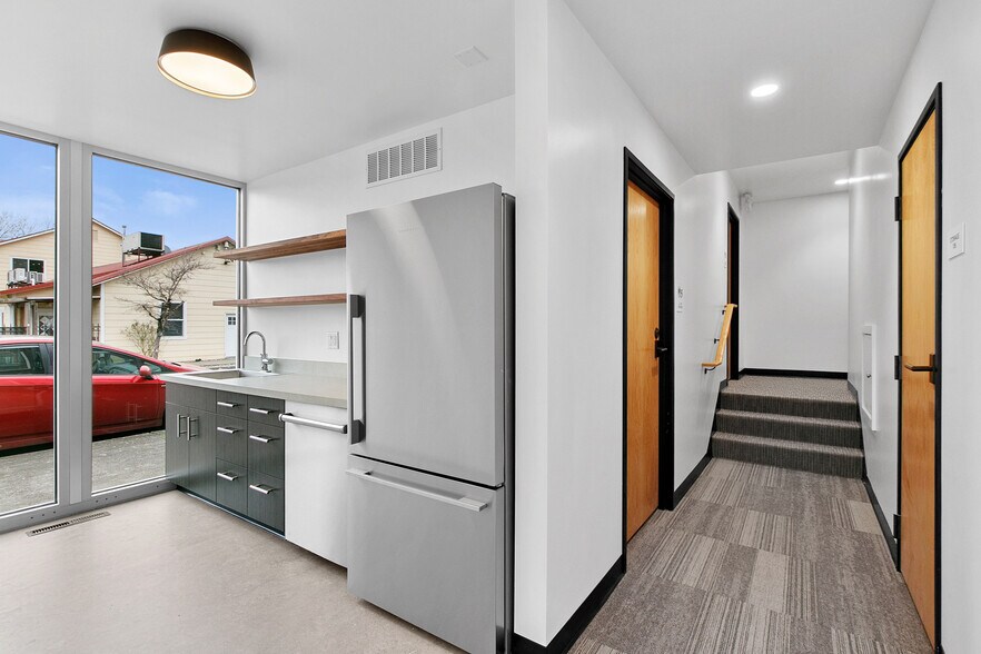 More Photos Of 5805 SW Hood Ave, Portland Warehouse For Lease