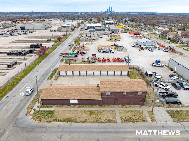 More Photos Of 2426 9th Ave, Council Bluffs Self Storage For Sale