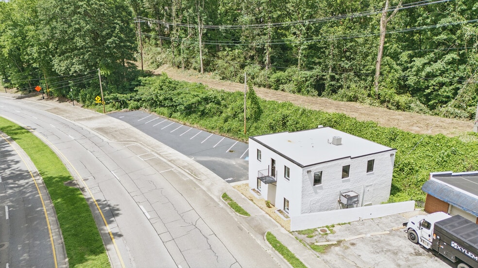 More Photos Of 700 Chickamauga Ave, Rossville Loft Creative Space For Sale