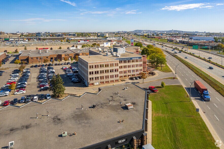 More Photos Of 7405 Rte Transcanadienne, Montréal Office For Lease