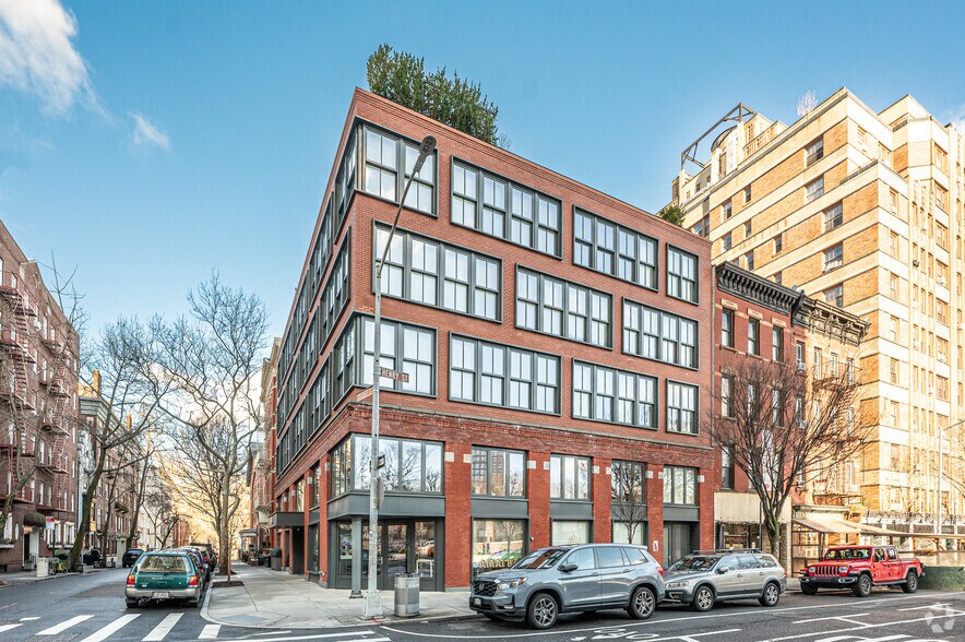 More Photos Of 70 Henry St, Brooklyn Apartments For Lease
