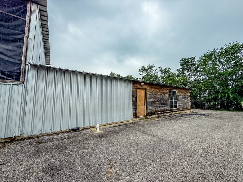 More Photos Of 1711 E Main St, Madisonville Restaurant For Sale