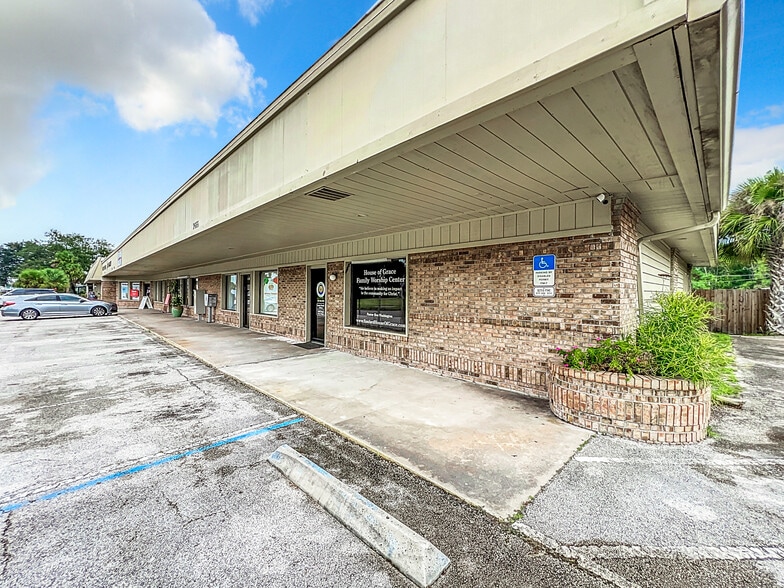 More Photos Of 2553-2565 Park Dr, Sanford Freestanding For Sale