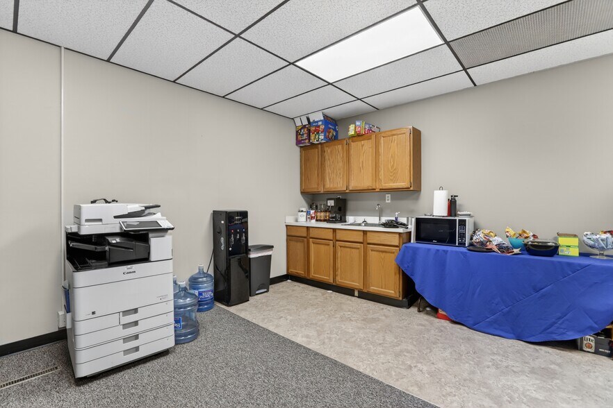 More Photos Of 819 Central Ave, Great Falls Office For Sale