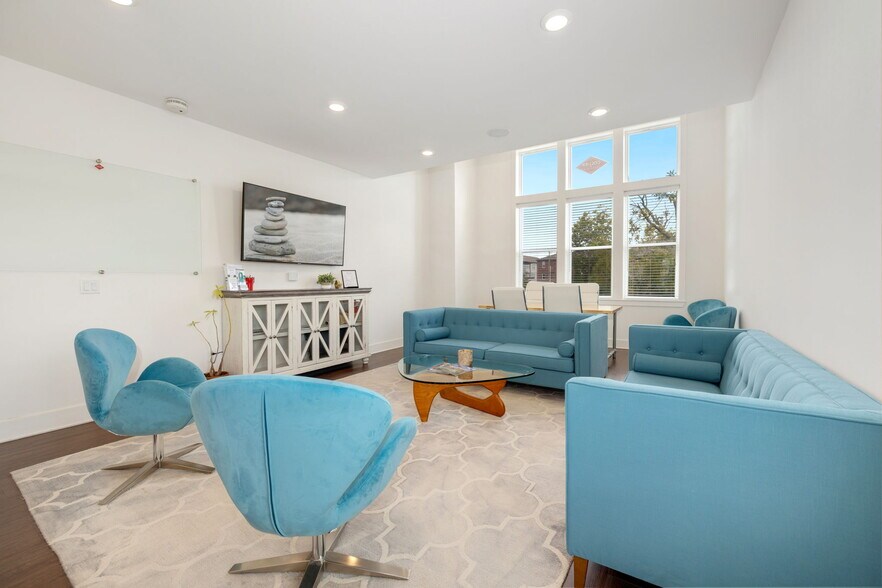 More Photos Of 421-437 SW B St, Bentonville Apartments For Sale