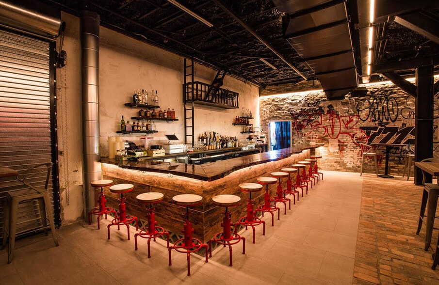 More Photos Of 860 Collins Ave, Miami Beach Hotel For Lease