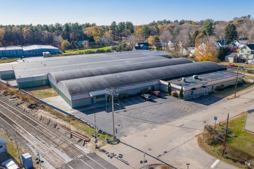 More Photos Of 16 Swamscott St, Newfields Warehouse For Lease