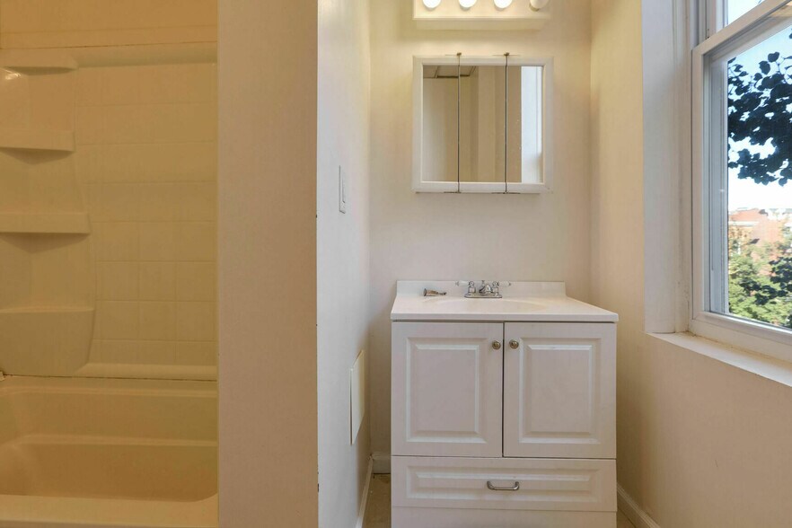 More Photos Of 2129 Charles St, Baltimore Storefront Retail Residential For Sale