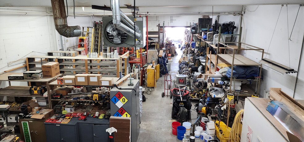 More Photos Of 4 Alcap Rdg, Cromwell Manufacturing For Lease