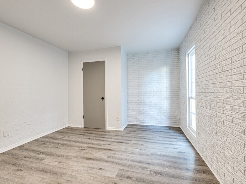 More Photos Of 127 N Duck St, Stillwater Apartments For Sale