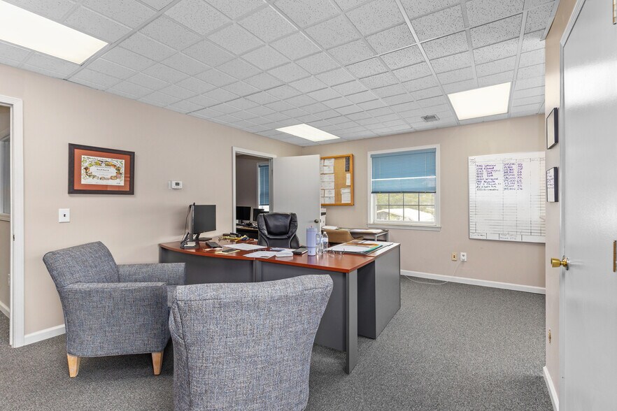 More Photos Of 2180 44th St SE, Kentwood Office For Sale