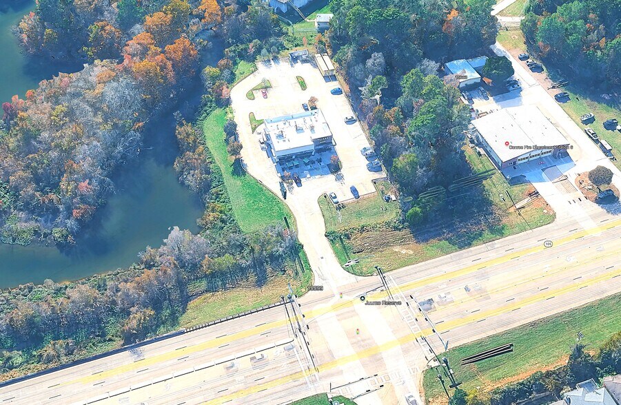 More Photos Of 15607 Highway 105 W, Montgomery Restaurant For Lease