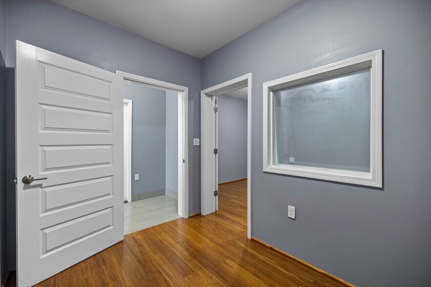 More Photos Of 276 E Pine St, Ponchatoula Office For Sale