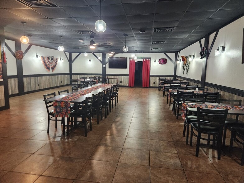 More Photos Of 1417 S First St, Jesup Restaurant For Sale