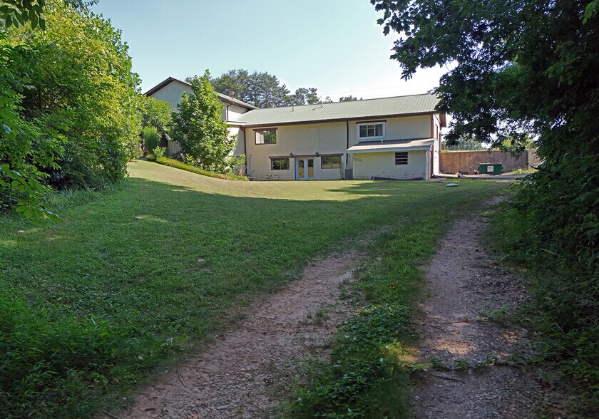 More Photos Of 10 Deer Crossing Trl, Blairsville Office For Sale