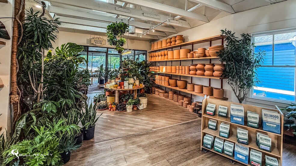 More Photos Of 1336 Glenwood Ave, Atlanta Restaurant For Sale