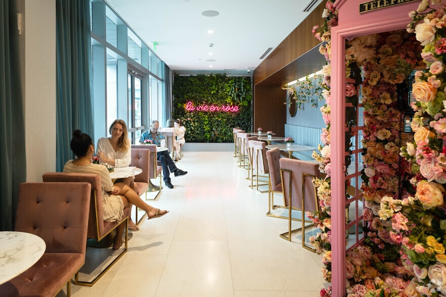 More Photos Of 16690 Collins Ave, Sunny Isles Beach Office For Lease