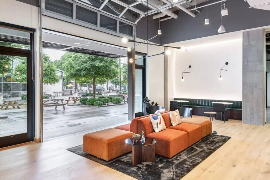 More Photos Of 910 S Pearl Expy, Dallas Coworking Space