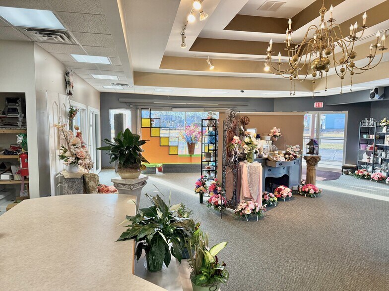 More Photos Of 3724 12th St NW, Canton Freestanding For Sale