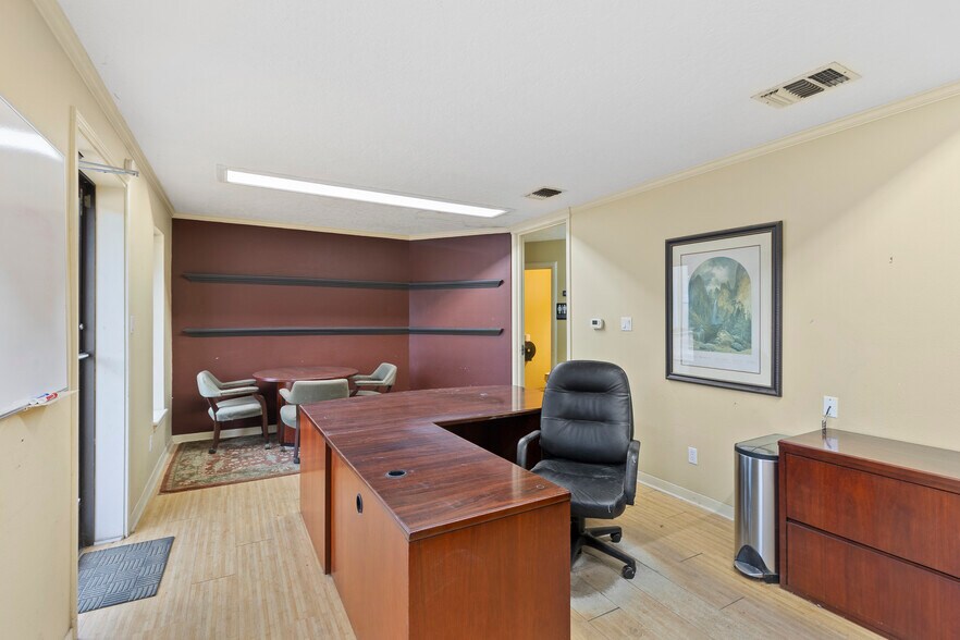 More Photos Of 7031 State Highway 75 S, Huntsville Manufacturing For Sale