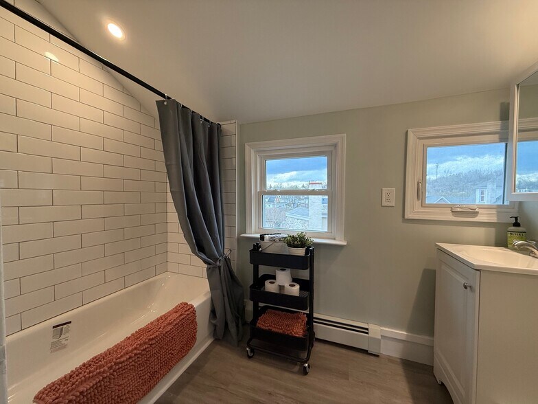 More Photos Of 9 W Chestnut St, Souderton Apartments For Sale