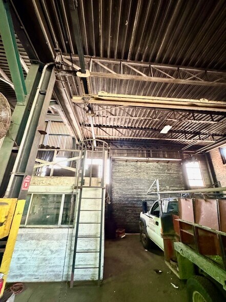 More Photos Of 295 Meadow Ave, Washington Warehouse For Sale