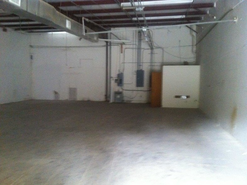 More Photos Of 360 Stan Dr, Melbourne Warehouse For Lease