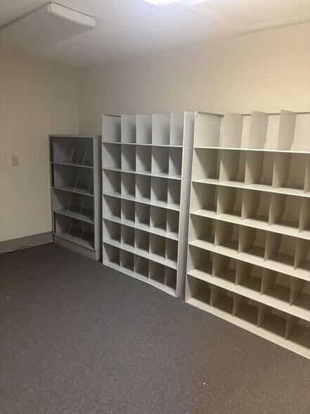 More Photos Of 913 Gulf Breeze Pky, Gulf Breeze Storefront Retail Office For Sale